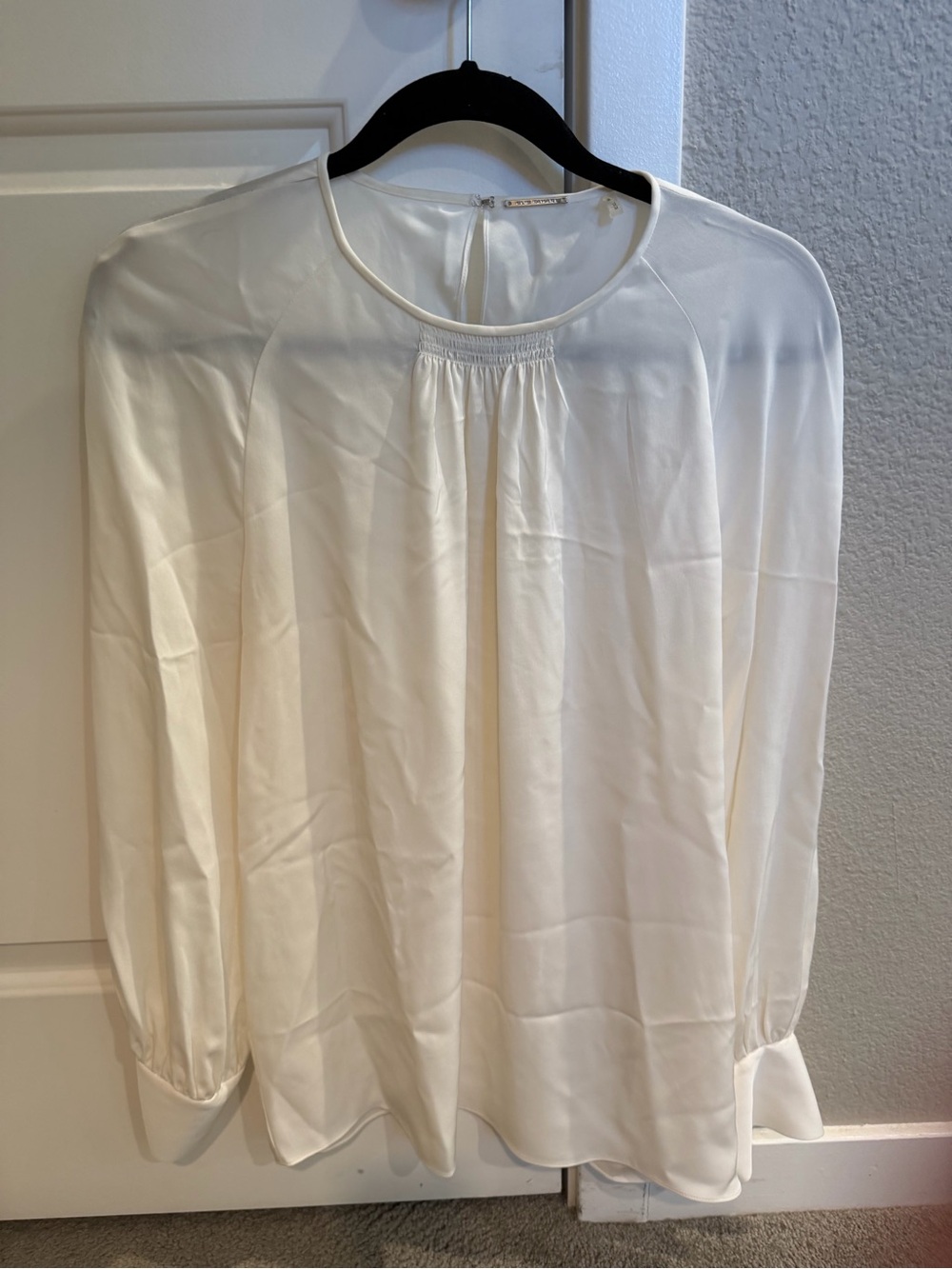 NWOT Elie Tahari Ivory Long-Sleeve Silk Blouse